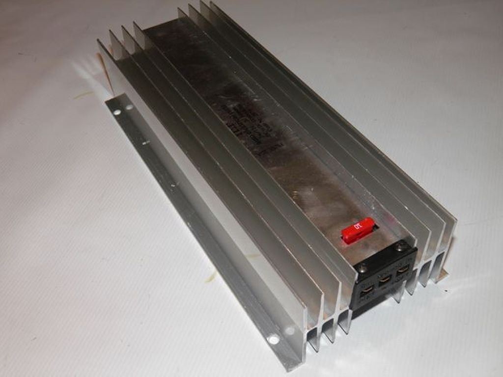 FESZÜLTSÉGCSÖKKENTŐ 24-12 20A /2979/