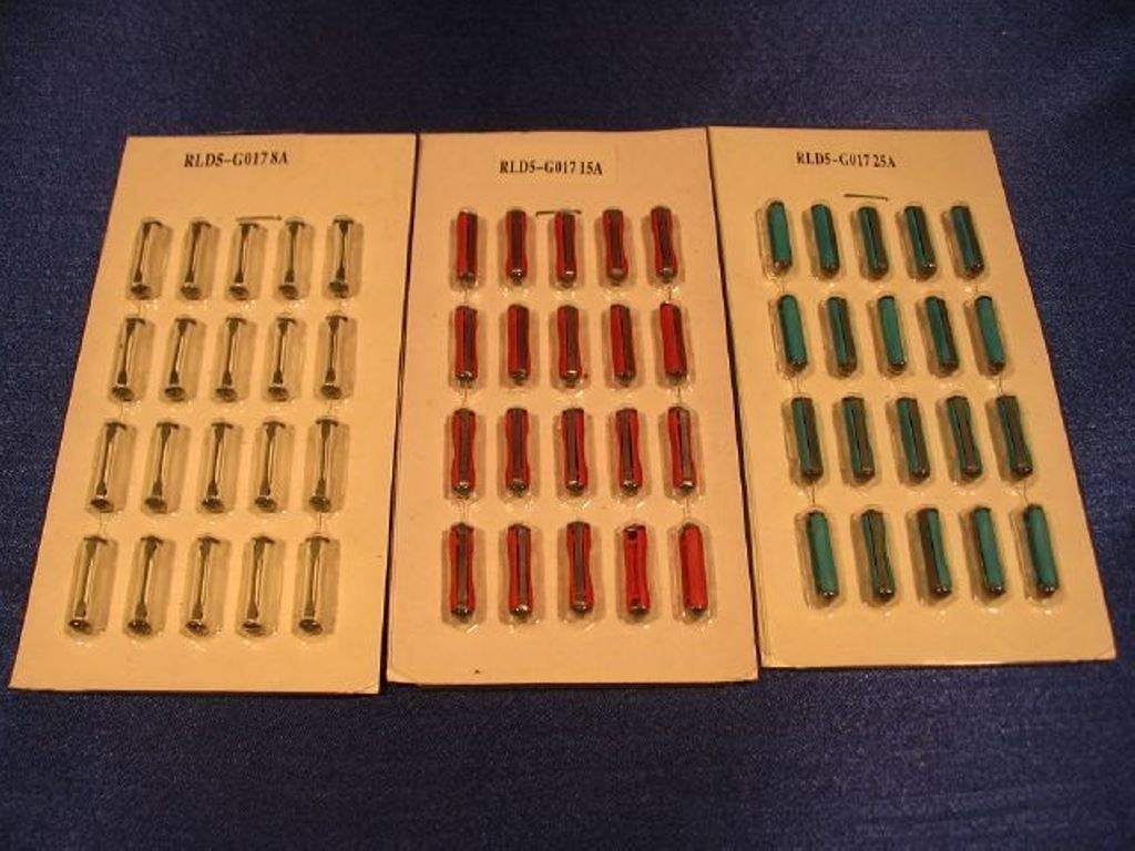 BEZPIECZNIK PLASTIKOWY 25A TOPIK