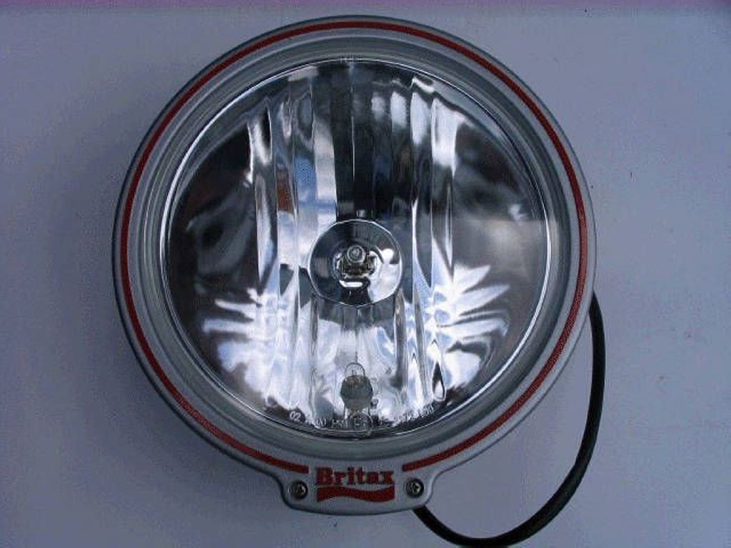 HALOGÉN NAGY HATÓTÁVOLSÁGÚ KEREK FEHÉR 24V