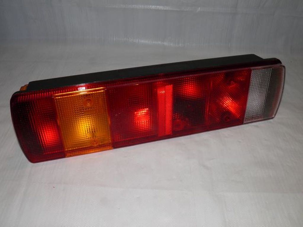 LÁMPA ÖSSZESZERELÉS. SCANIA 124 JOBB KÁBEL NÉLKÜL