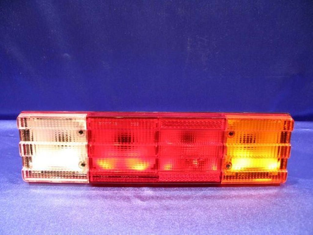 LAMPA ZESP.MB 4-SEGM.0195L PRAWA BIALA