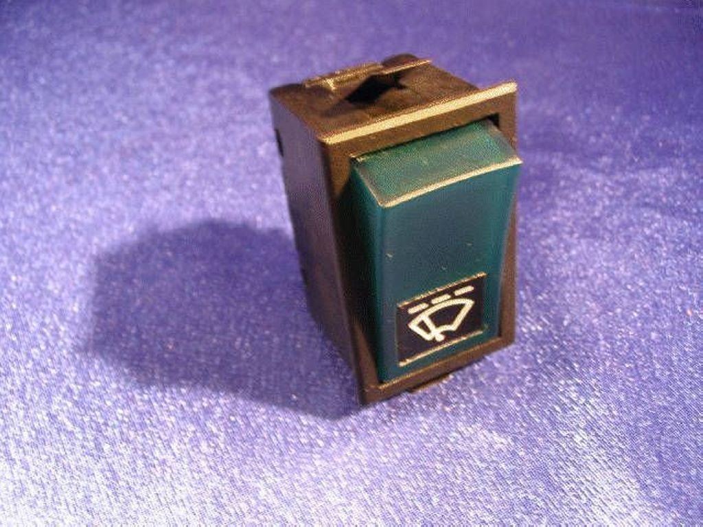 PRZELACZNIK WYCIERA.VOLVO F12 RLD5-I001