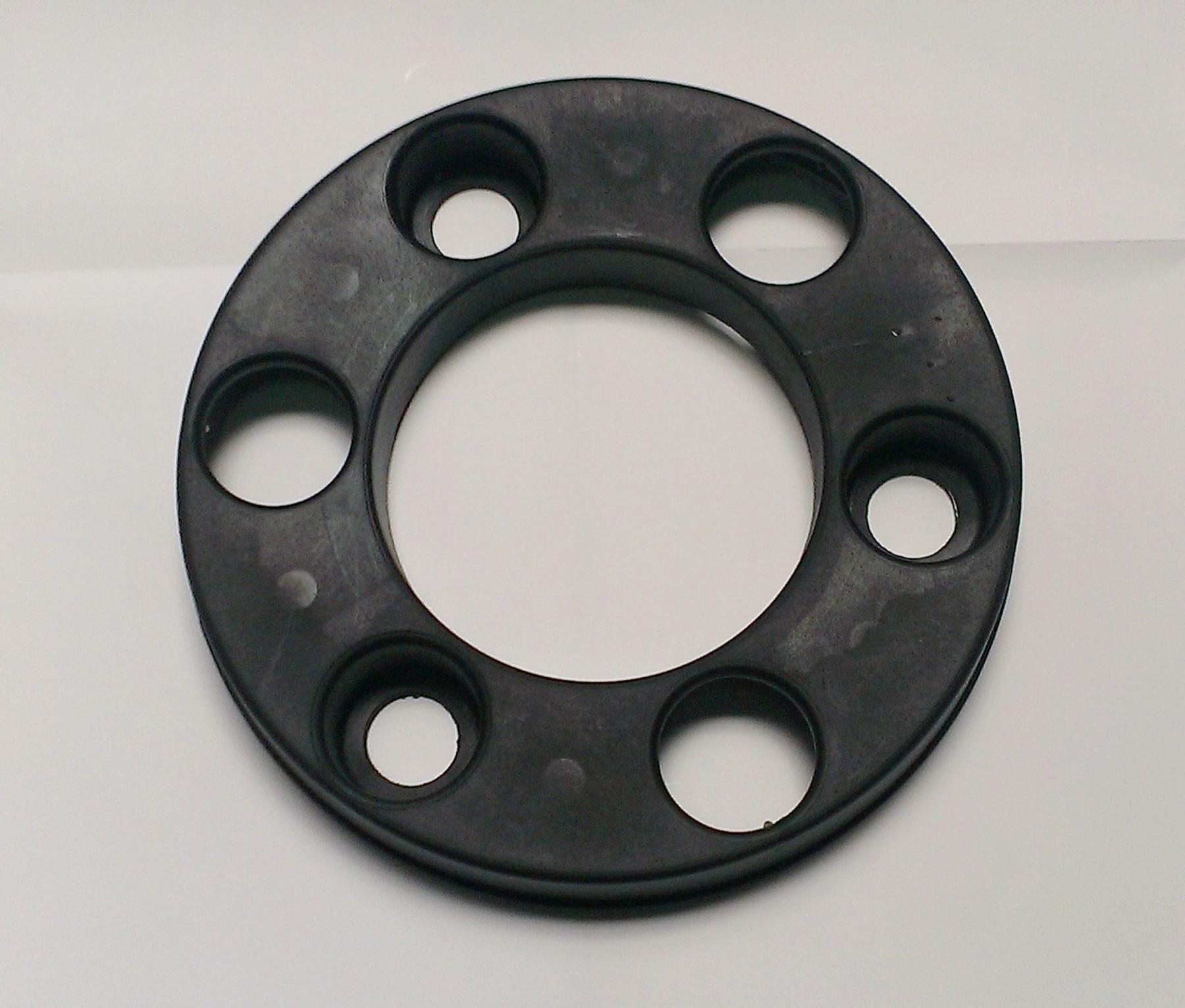 KOLPAK PLASTIKOWY 6-OTWOROW