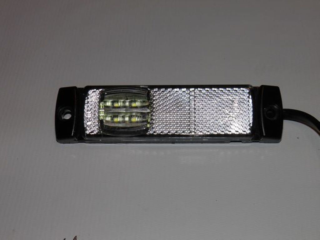 SZÉLESSÉG, HELYZET, POZÍCIÓJELZŐ LÁMPA. LED FEHÉR 12/30V 130x32