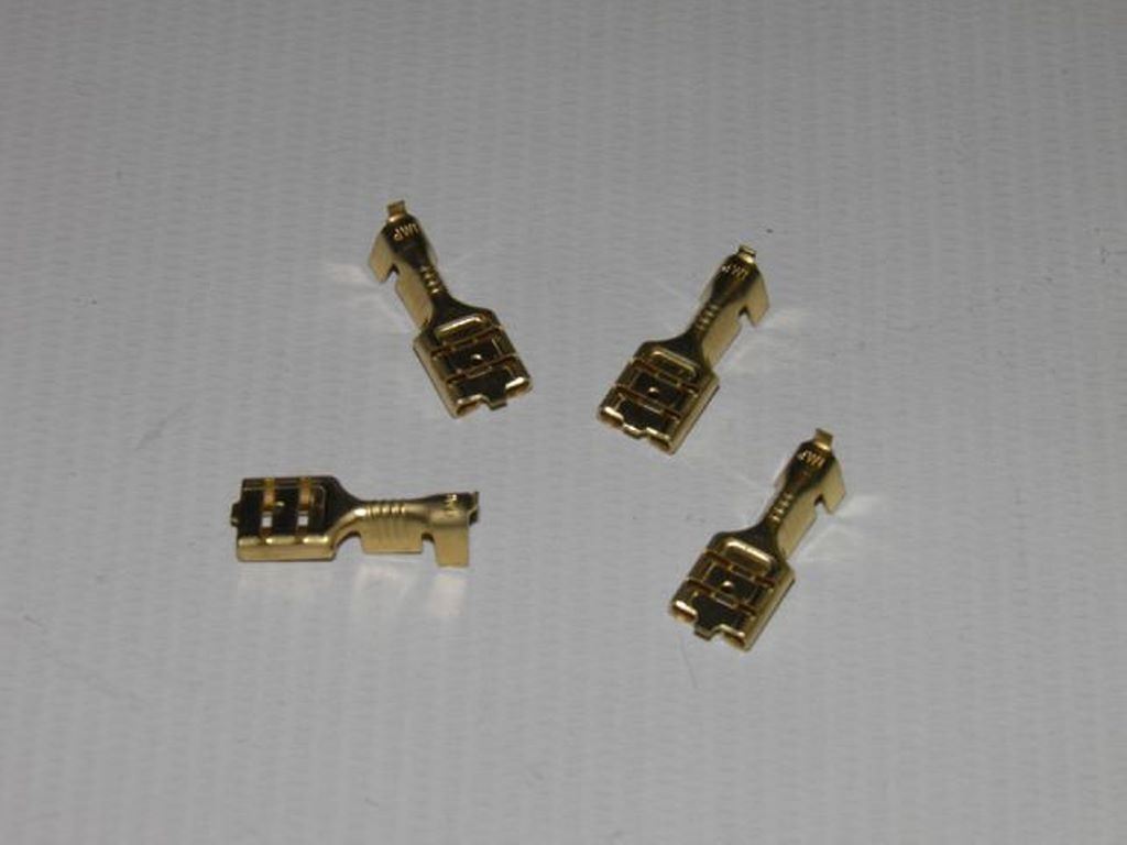 SZIGETELT NŐI SARU RÖGZÍTŐFÜLLEL 2,5 MM?