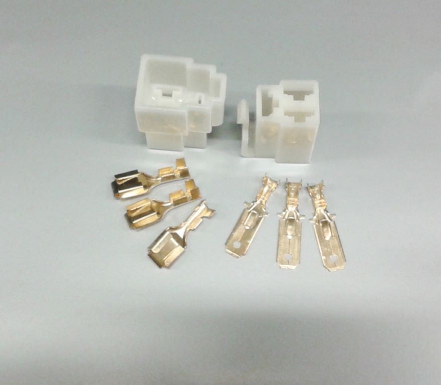 ON/OK-3 CSATLAKOZÓHÁZ KÉSZLET