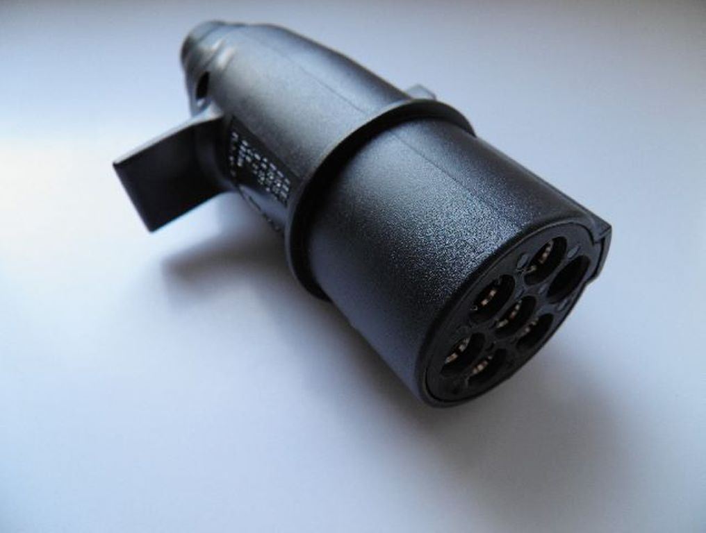 WTYCZKA ELEKTR.EURO PLAST.-N- Z DZIURA