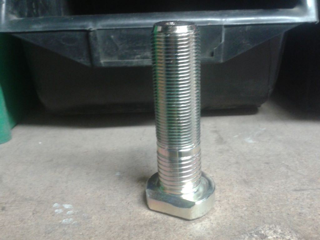 SRUBA KOLA MAN TGA M22X1,5X79 DL.GW.49MM