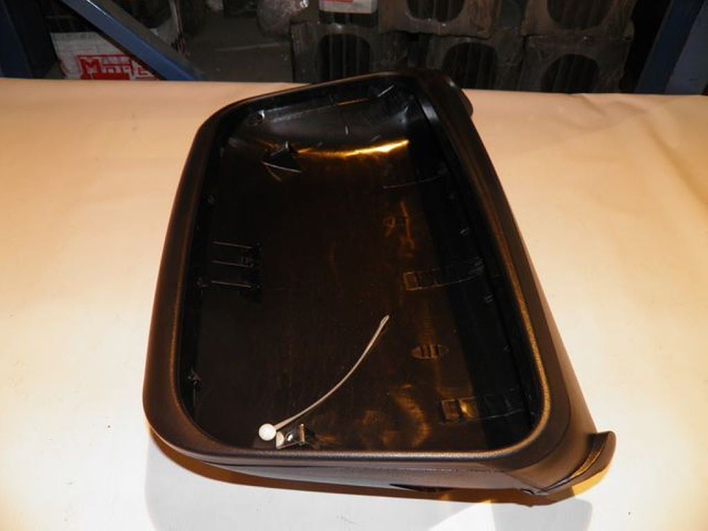 TÜKÖRHÁZ+SCANIA KERET 4 DERÉKSZÖGŰ