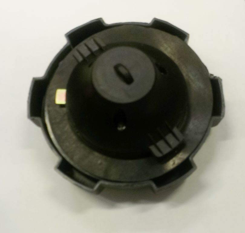 KOREK WLEWU PALIWA FI80 Z KLUCZEM PLAST