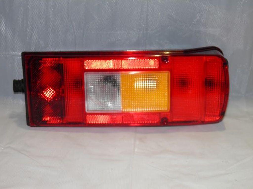 LÁMPA ÖSSZESZERELÉS. VOLVO FL/FM JOBB PODSW NÉLKÜL.