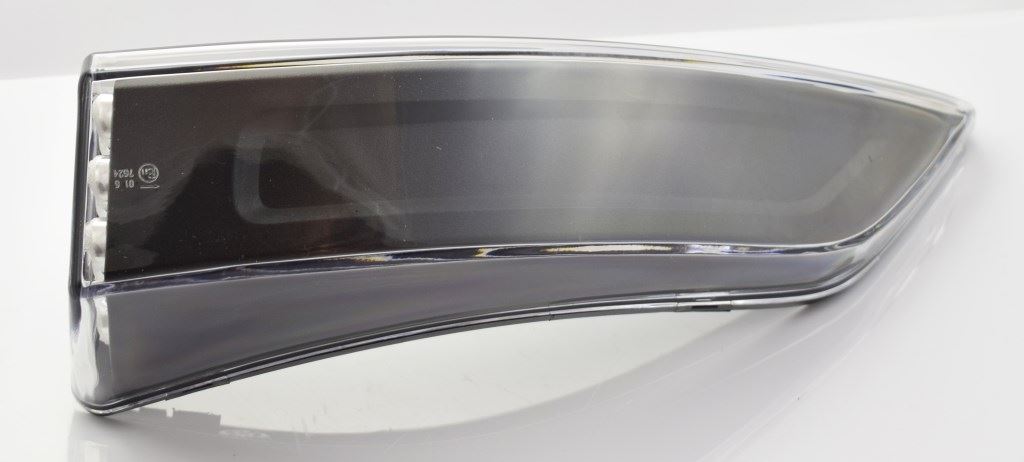 KIER LÁMPA. VOLVO FH 14- BAL FEKETE