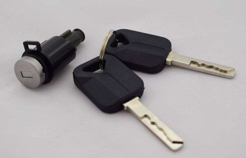 WKLADKA ZAMKA DRZWI VOLVO FH12+ 2 KLUCZE