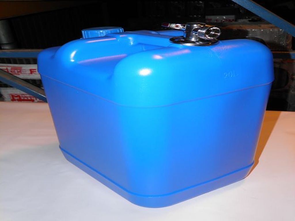 ZBIORNIK NA WODE 20L Z KRANIKIEM METAL.