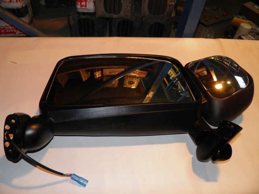 SCANIA TÜKÖR 4 BAL SZIKLÁVAL. ELEK.