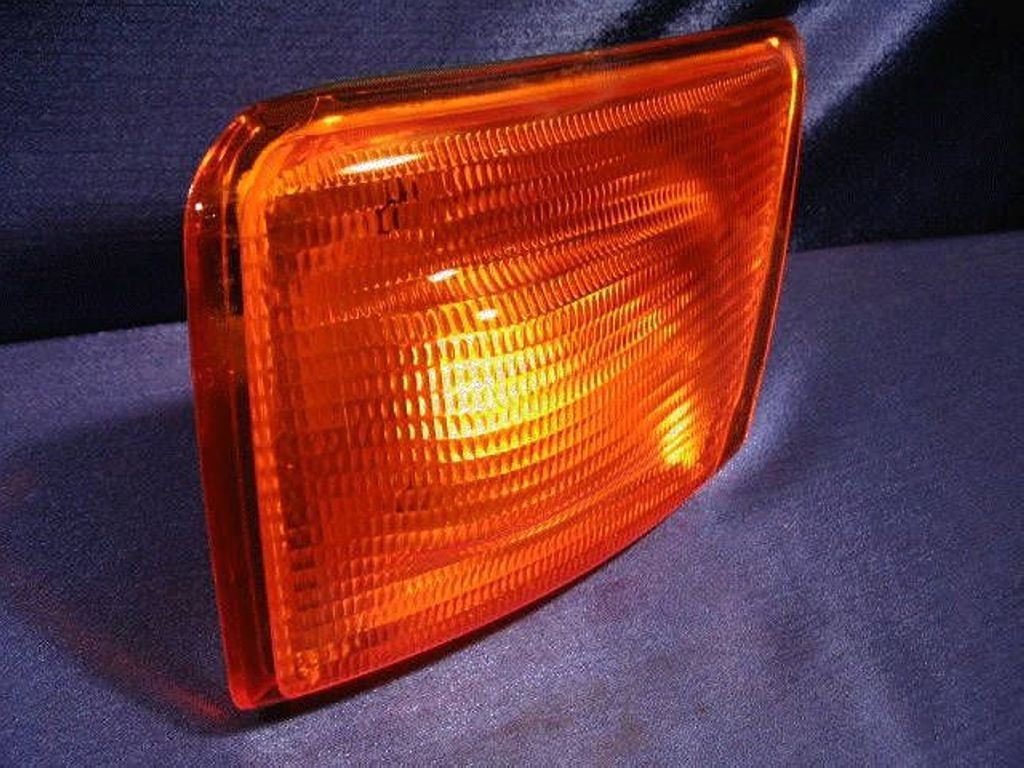 LAMPA IRÁNYJELZŐ IVECO DAILY LEWA POMARANCZOWA