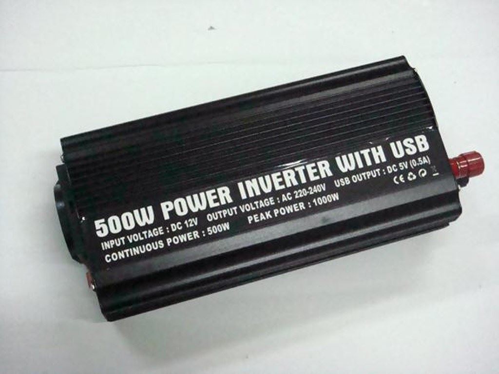 FESZÜLTSÉG ÁTALAKÍTÓ 12V/220V 500W