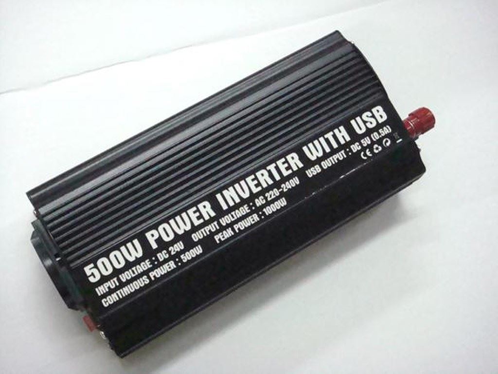 FESZÜLTSÉG ÁTALAKÍTÓ 24V/220V 500W