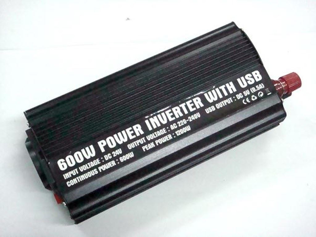 FESZÜLTSÉG ÁTALAKÍTÓ 24V/220V 600W