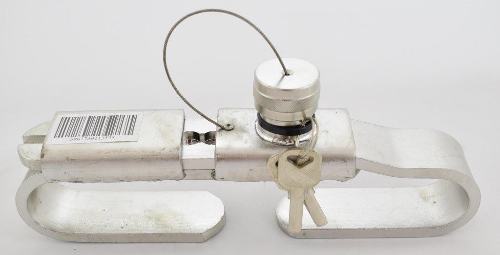 A FÉLPÓTKOCSI AJTAJÁNAK RÖGZÍTÉSE