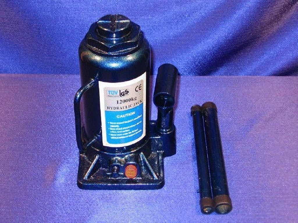 HIDRAULIKUS EMELŐ D-12T